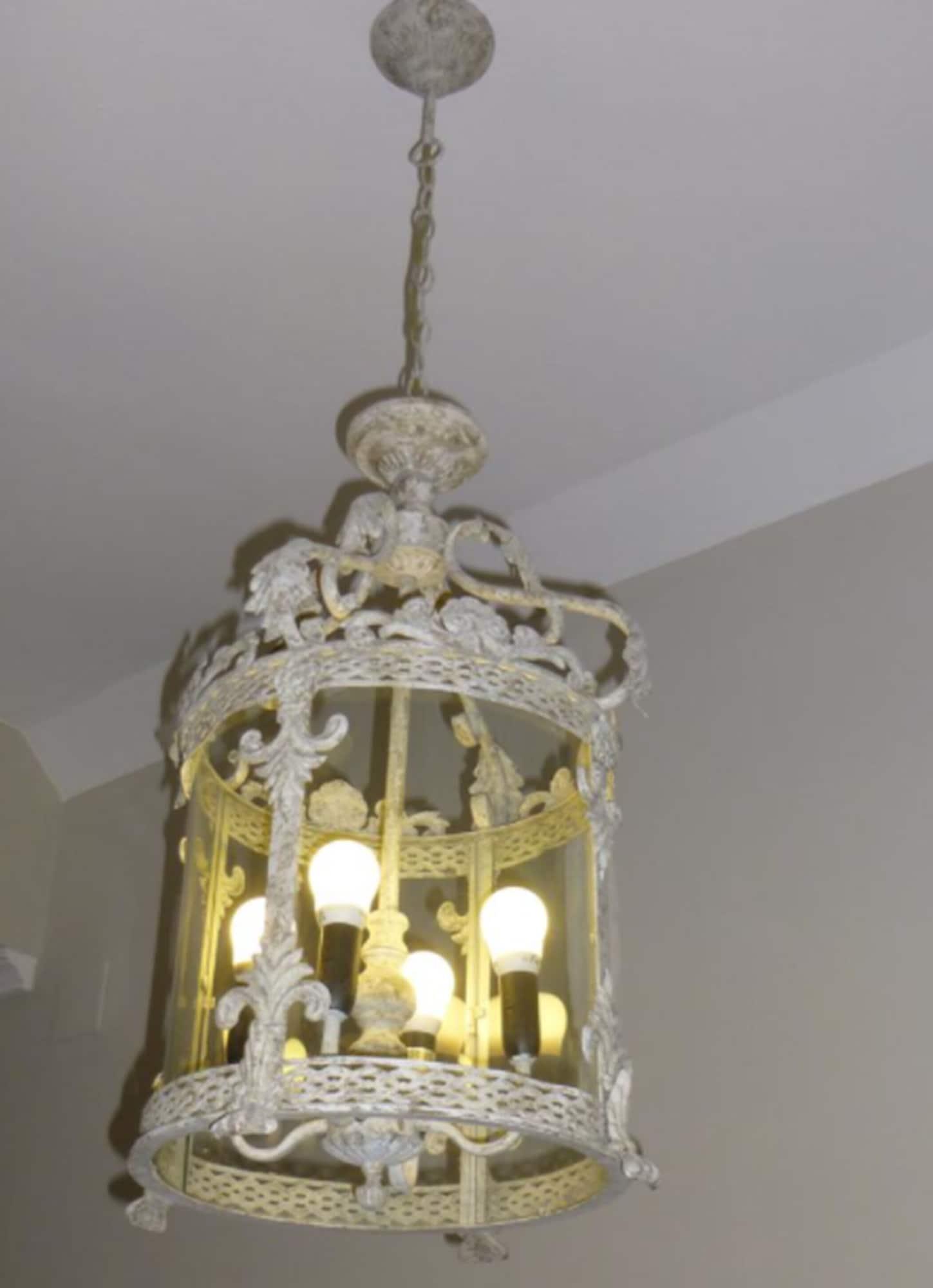 Le Petit Paris Guest house