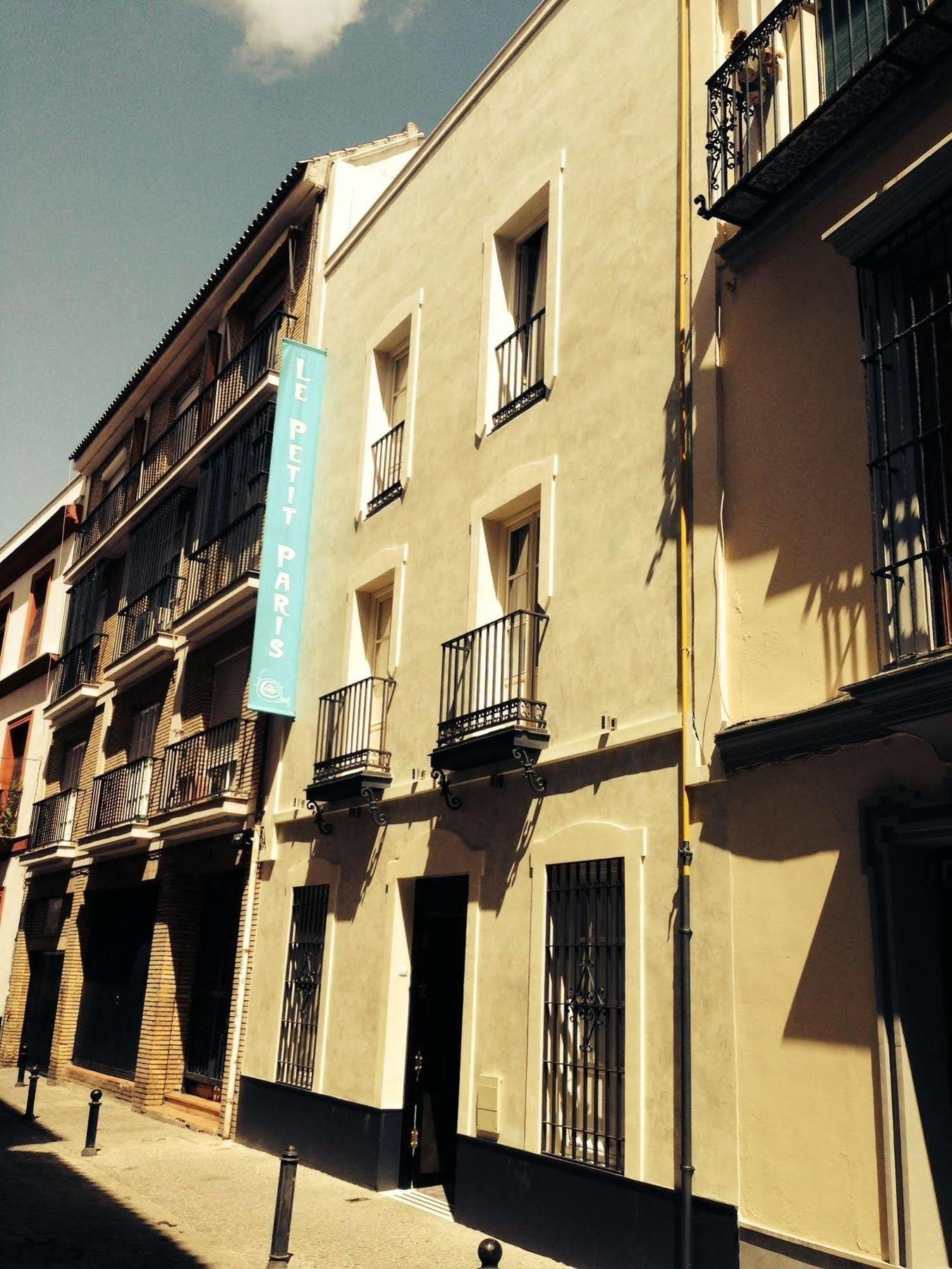 Le Petit Paris 2* Seville