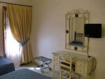 Le Petit Paris Seville